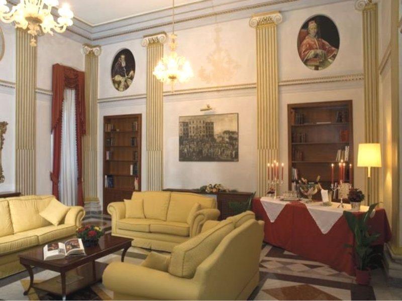 Hotel Relais Antico Palazzo Rospigliosi 4*